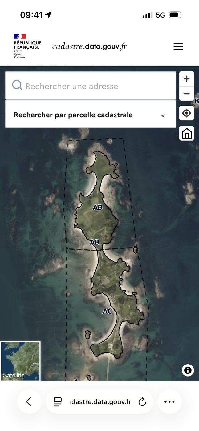 L'île entière, sections AB au nord et AC au sud