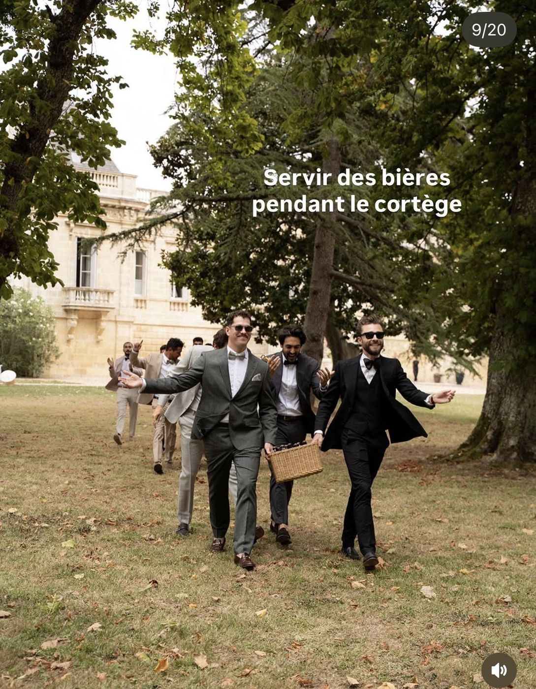 Bières servies aux invités pendant le cortège, dans un panier en osier